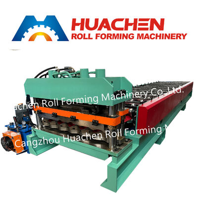 Macchina per la formazione di profili di rotoli per tetti di lamiere metalliche in acciaio ondulato