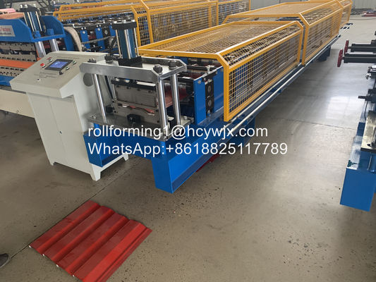 Linea di produzione di macchine per la formazione di pannelli di rivestimento di facciate ventilate