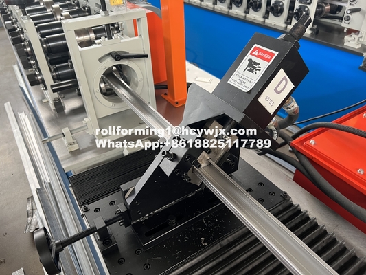 Macchine per la formazione di rotoli di soffitto di bobine di acciaio e di tracciato per il sistema di muratura a secco