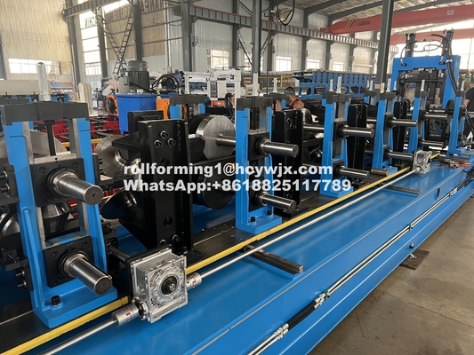 CE larghezza regolabile Cz Purlin Roll Forming Machine 2-15m/min Velocità