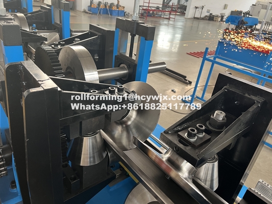 Un clic CZ Purlin Interchange Roll Forming Machine Chain Drive
