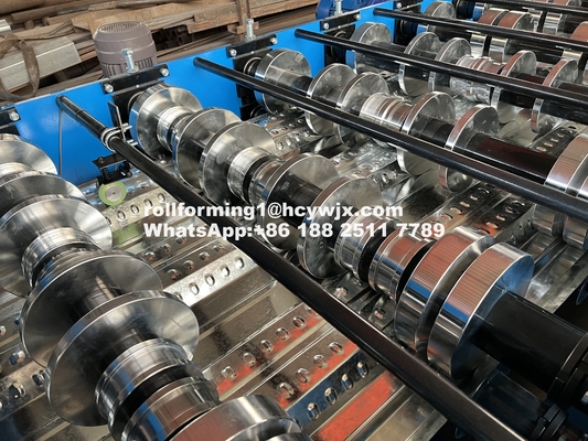 Hydraulic 11 11 5.5KW Motor Floor Deck Roll Forming Machine 8-12m/min Velocità con sistema di controllo PLC