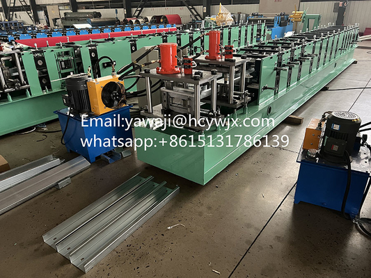 C Macchina per la formazione di rotoli di purlino con perforatura automatica