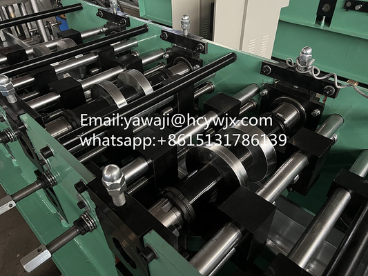 C Macchina per la formazione di rotoli di purlino con perforatura automatica