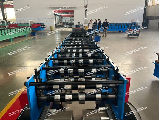 Macchine per la formazione di rotoli di pannelli murali per edifici commerciali in metallo