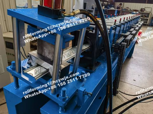 Macchine per la formazione di rotelle di serrature per porte di garage