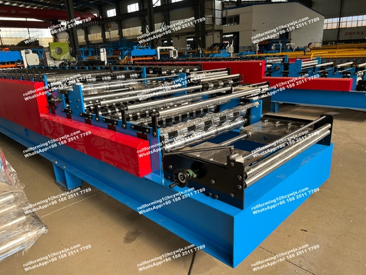 Rotolo di formazione di doppio strato di 18 stazioni che forma macchina per i pannelli di parete del tetto del metallo
