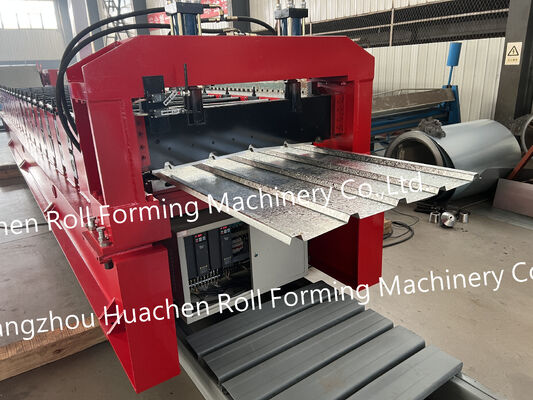 Macchine per la trasformazione di bobine di acciaio metallico; macchine per la trasformazione di fogli di pavimento con pannelli di tetto trapezoidali