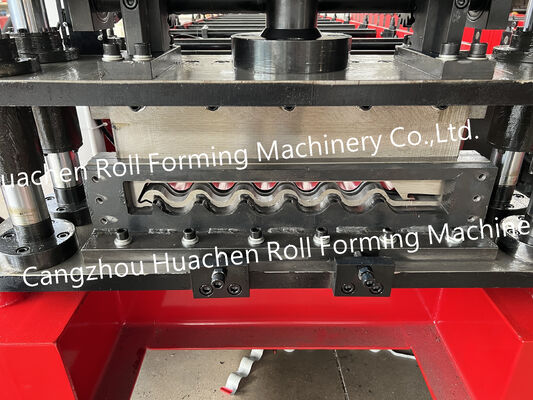 Macchine per la formazione di lamiere per pannelli di tetto trapezoidali e ondulati in acciaio metallico a strato unico