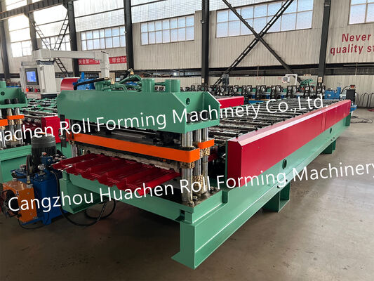 Macchine per la formazione di pannelli di copertura a profilati mono strati di piastrelle metalliche in acciaio