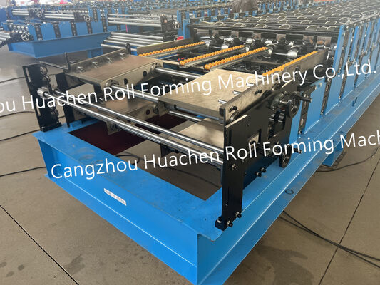 Macchine per la formazione di fogli di pannelli di tetto e di pannelli di parete