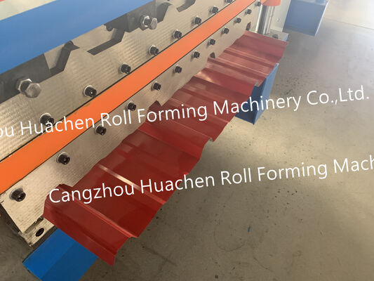 Macchina per la formazione di rotoli di lamiere di metallo per tetti in alluminio con dimensioni precise