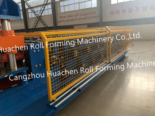 Macchine per la formazione di rotoli di fogli di tetto trapezoidali a doppio strato per tetti metallici