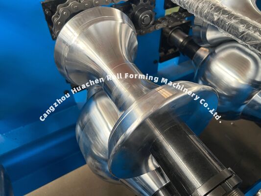Macchina per la formatura di rulli di colmo metallici ad alte prestazioni per la produzione nell'industria dei tetti