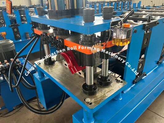 Macchina per la formatura di rulli di colmo metallici ad alte prestazioni per la produzione nell'industria dei tetti