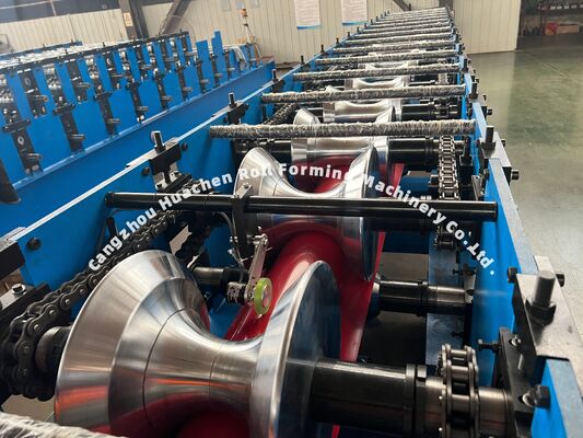 Macchina per la formatura di rulli di colmo metallici ad alte prestazioni per la produzione nell'industria dei tetti