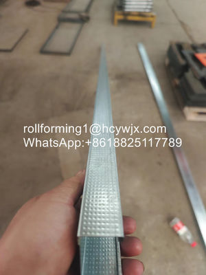 Lo SpA controlla il rotolo del perno che forma la macchina con il taglio idraulico, formante le velocità 0 - 15m/min