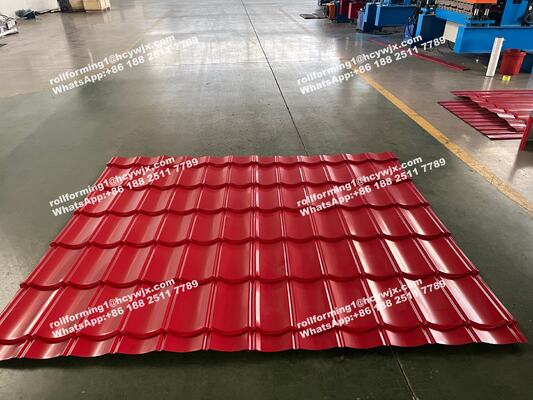 Macchina per la formazione di rotoli a doppio strato con sistema di controllo PLC di taglio idraulico per piastrelle da tetto di spessore 0,3-0,6 mm