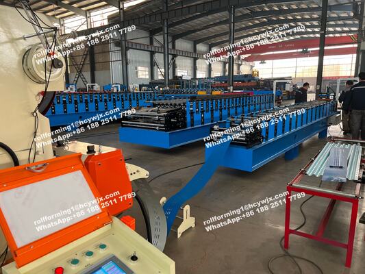PLC controllato Spandrel Color Coated Wall Panel Roll Forming Machine con spessore 0,3-0,6 mm e 15 file di rulli