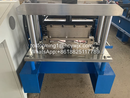 Linea di produzione di macchine per la formazione di pannelli di rivestimento di facciate ventilate